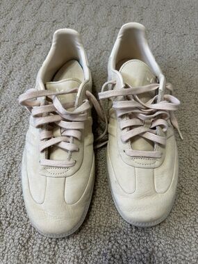 adidas Men’s Cream Leather Samba Sneakers
